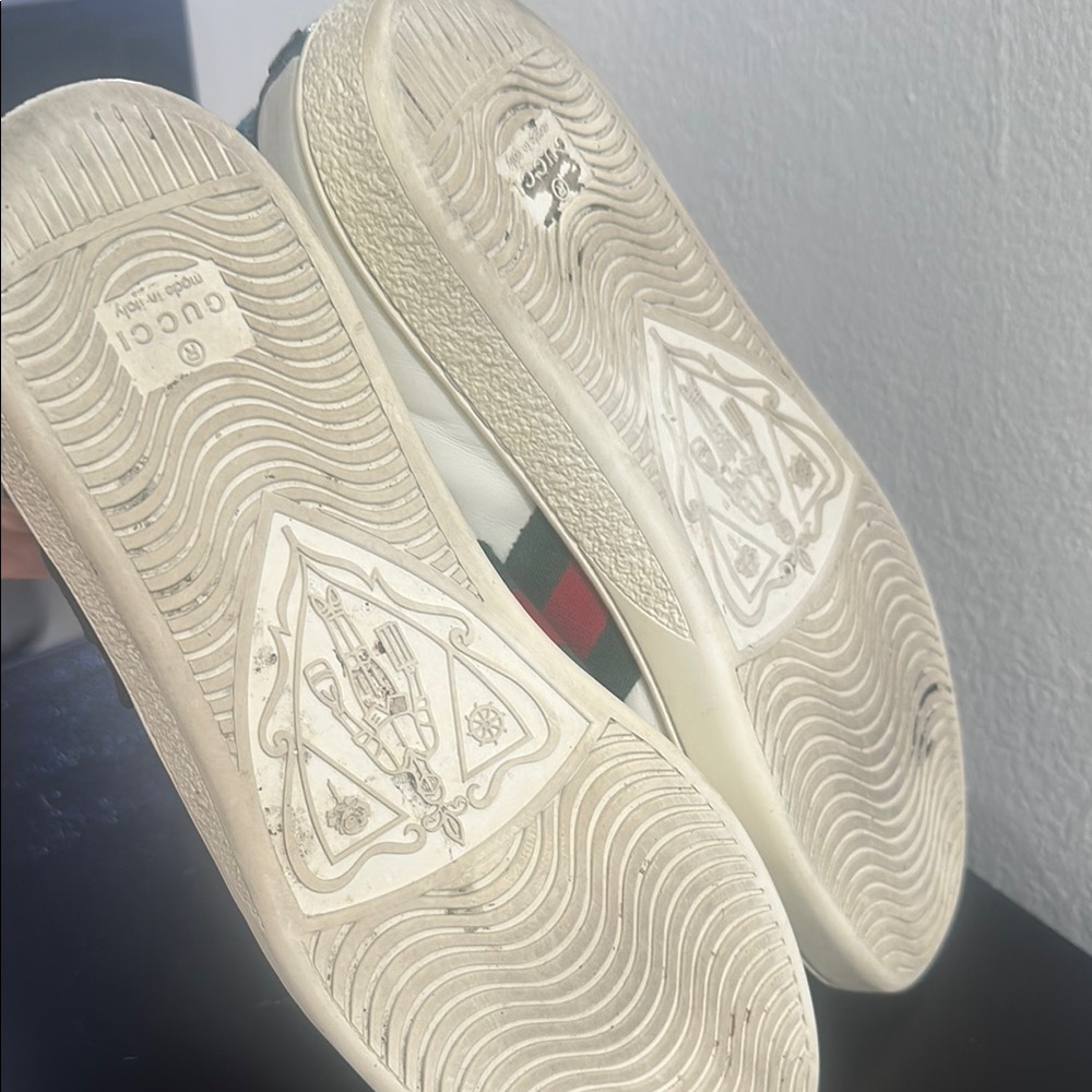 Gucci White Sneakers with Red & Green Floral Embroidery - Picture 6 of 8